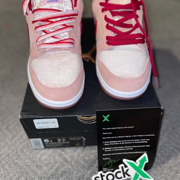 Nike strange love (accepting trades) no scammers main image 4